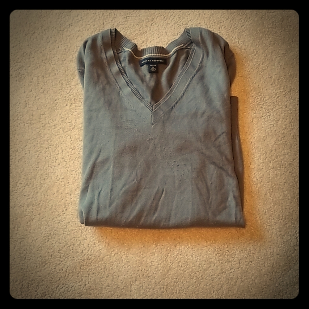 Women's v-neck sweater